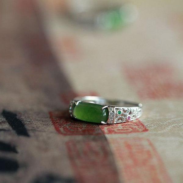 Retro Saddle Emerald Jade Stone Ring
