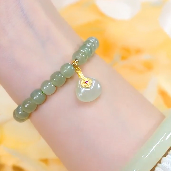 Lucky Clasp Emerald Jade Stone Bracelet