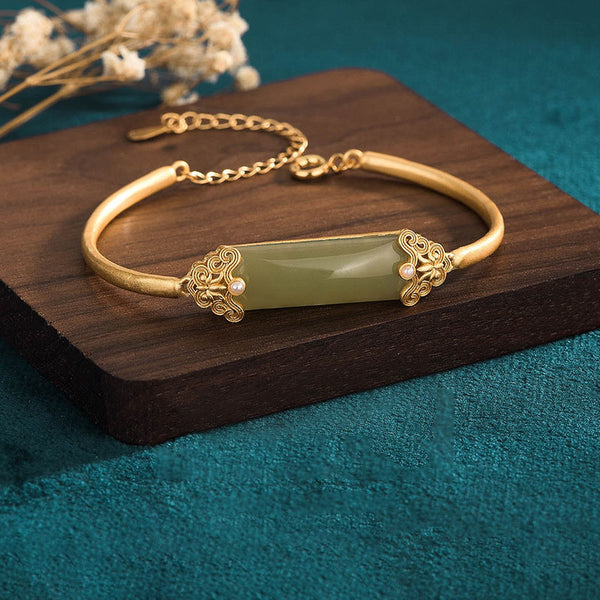 Vintage Palace Natural Emerald Jade Stone Bracelet