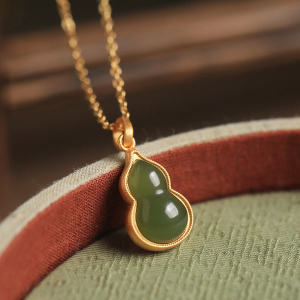 Lucky gourd • Natural Emerald Jade stone necklace