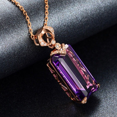 Ombre Crystal Necklace Deegnt
