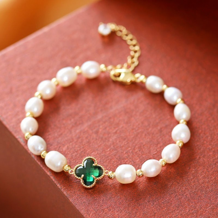 Four Leaf Clover • Pearl Bracelet