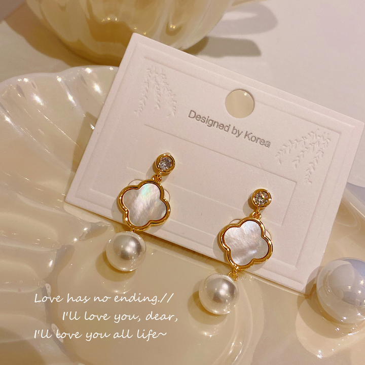 Four-leaf clover pearl Earrings